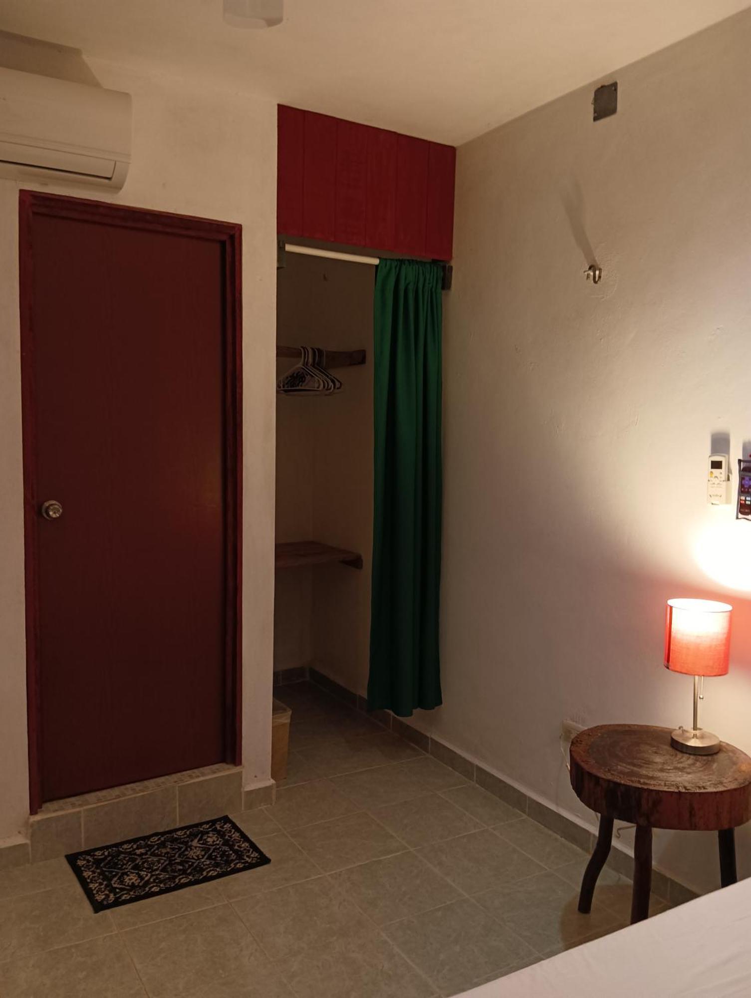Alojamiento Ya'Ax Nah プレヤデルカーメン 部屋 写真
